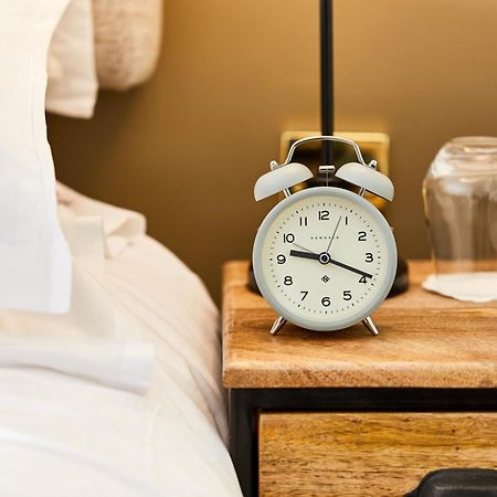 The Fleece At Cirencester Ngoại thất bức ảnh Alarm clock