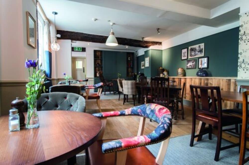 The Fleece At Cirencester Ngoại thất bức ảnh The interior of the restaurant
