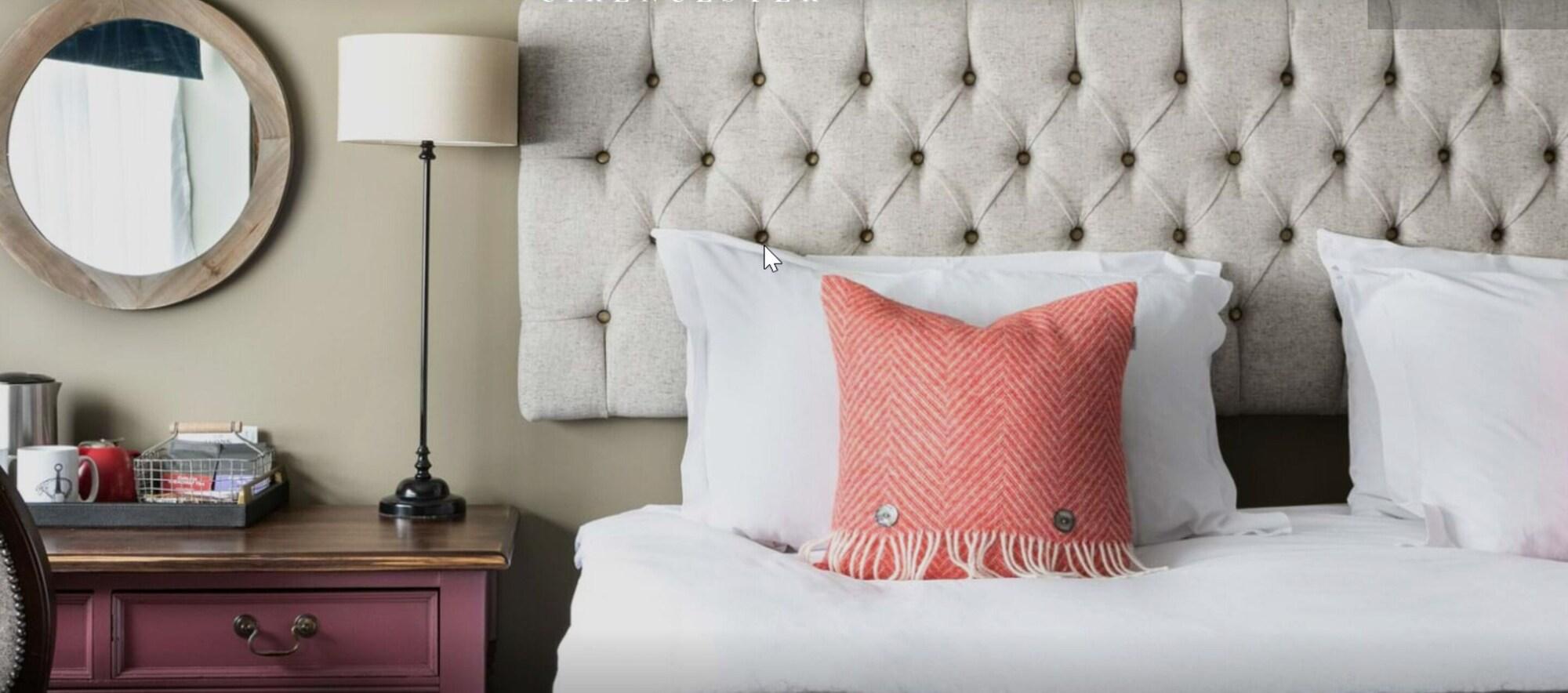 The Fleece At Cirencester Ngoại thất bức ảnh A cushion