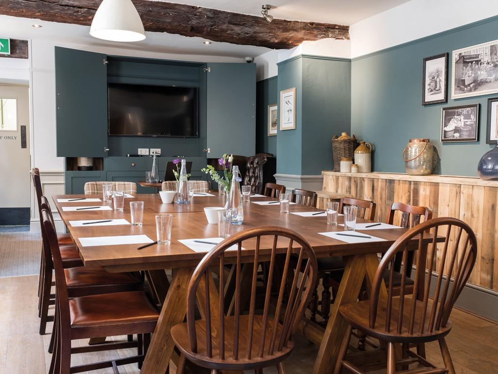 The Fleece At Cirencester Ngoại thất bức ảnh The dining room at the Old Parsonage