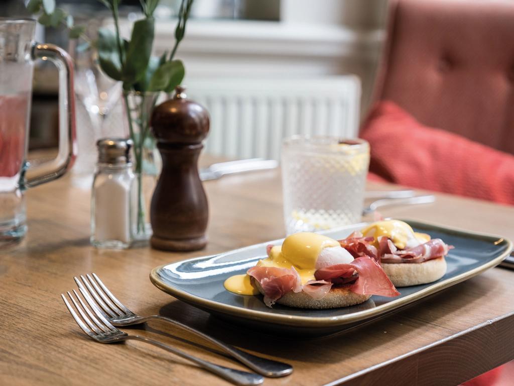 The Fleece At Cirencester Ngoại thất bức ảnh Eggs Benedict