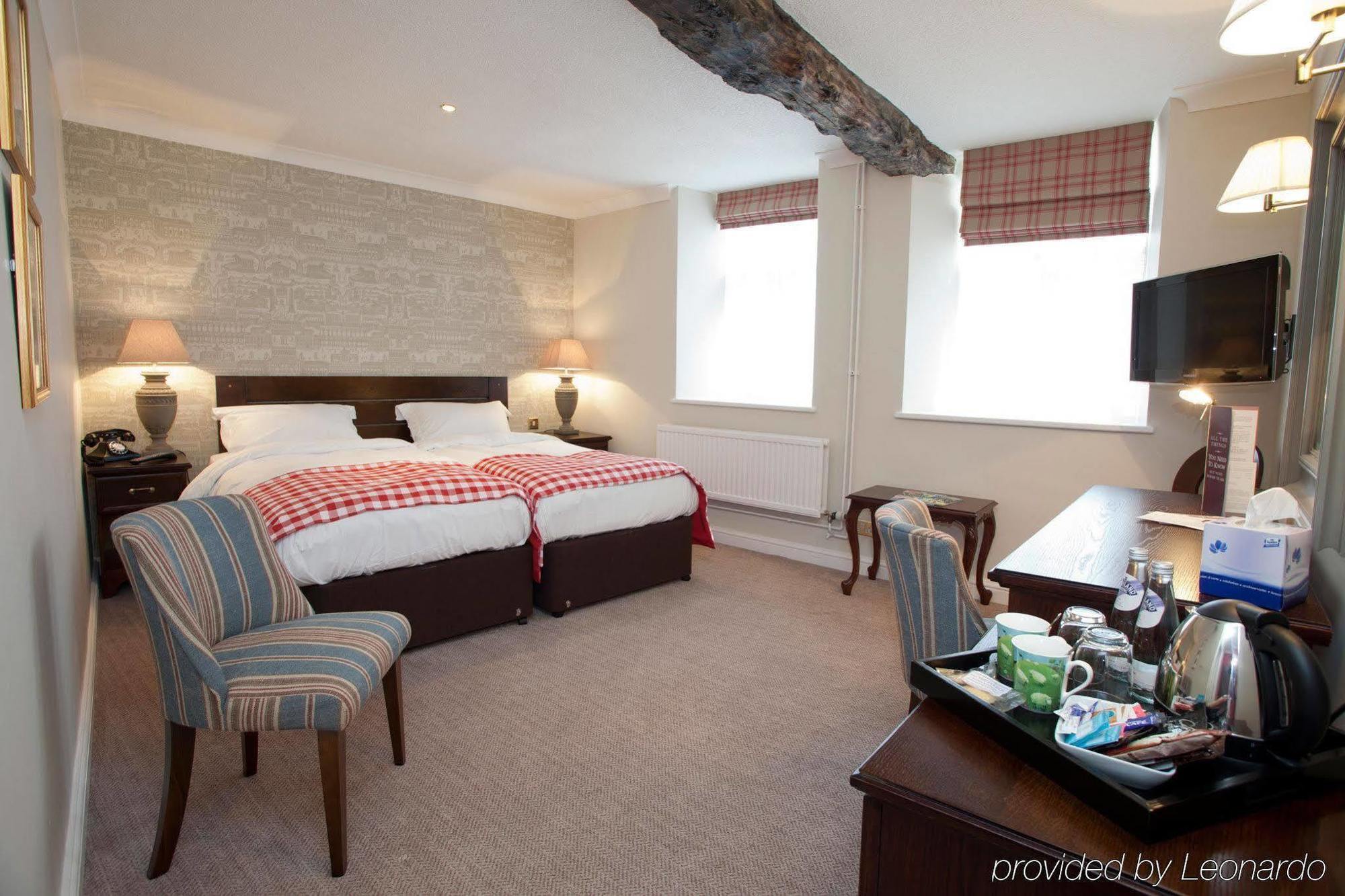 The Fleece At Cirencester Ngoại thất bức ảnh A room at the hotel
