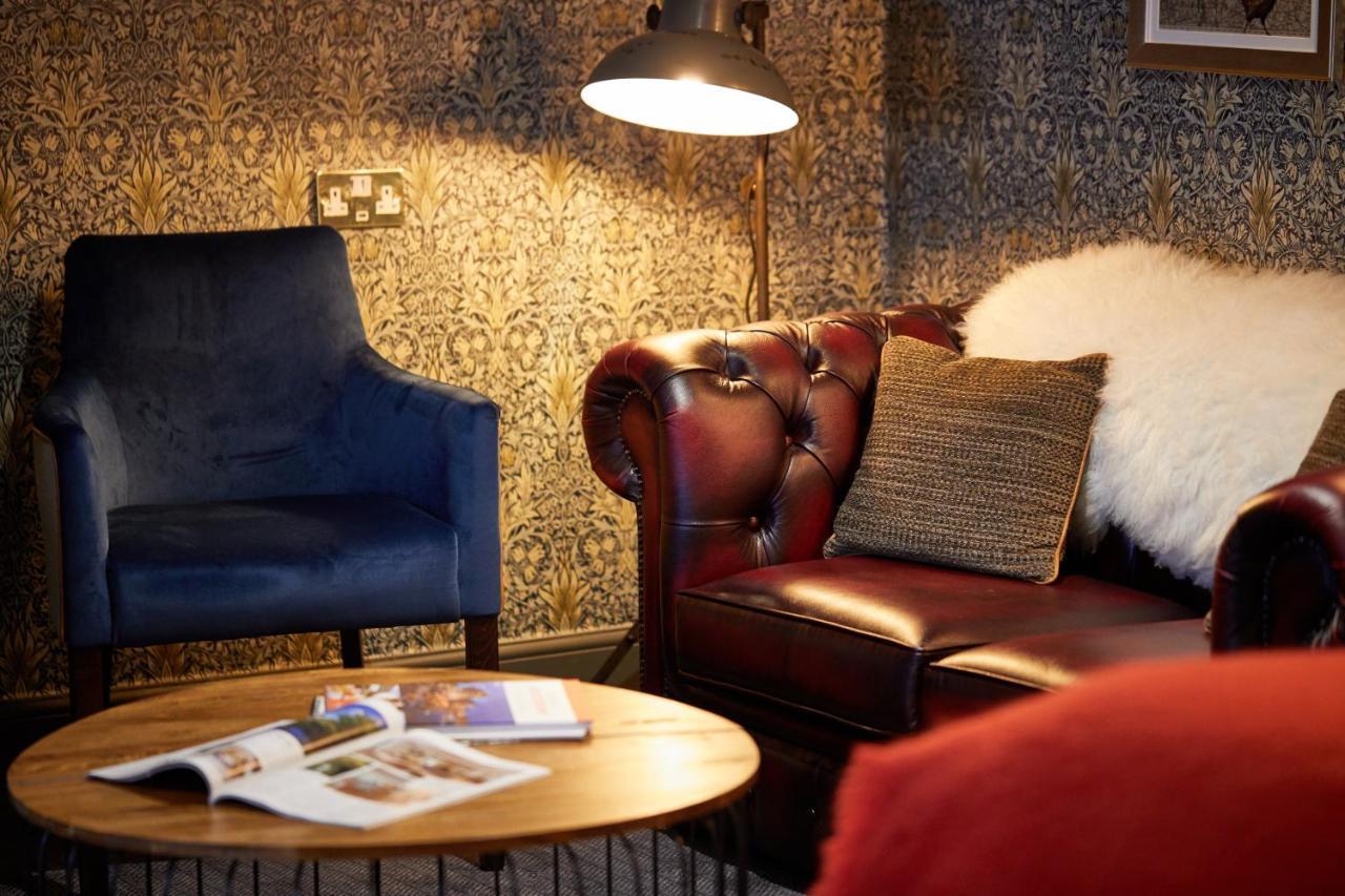 The Fleece At Cirencester Ngoại thất bức ảnh The interior of the lounge