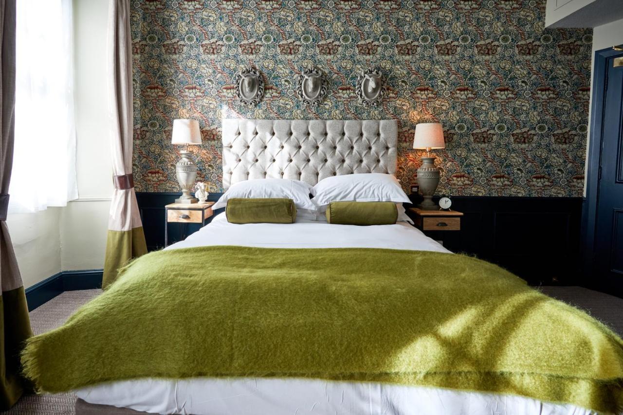 The Fleece At Cirencester Ngoại thất bức ảnh A bedroom at the hotel