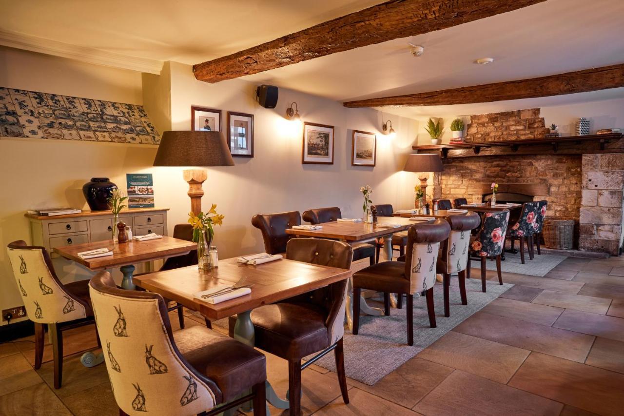 The Fleece At Cirencester Ngoại thất bức ảnh The interior of the restaurant
